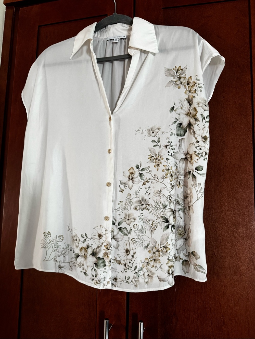 Maison d’Amelie Paris Cream Floral-Print Button Down Cap-Sleeve Blouse